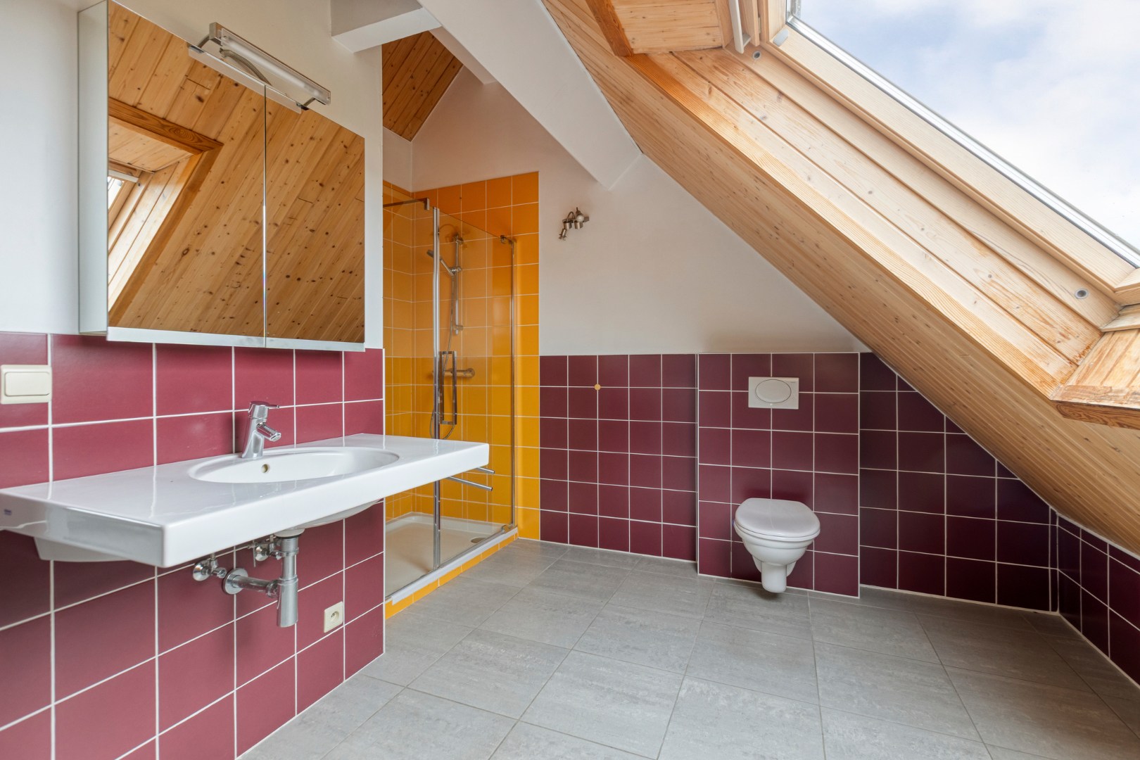 Instapklaar duplexappartement met 1 slpk. nabij centrum Leopoldsburg 