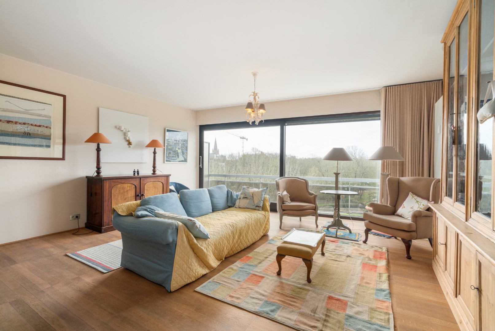 RUIM APPARTEMENT MET OPEN ZICHT OP TOPLIGGING 