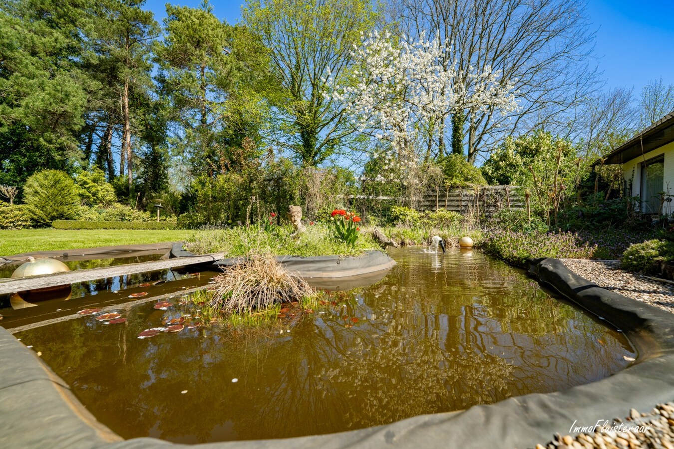 Rustig gelegen woning met bijgebouwen op ca. 3.990 m2 te Balen (Optie aankoop aanpalend weiland van ca. 8.235 m2) 
