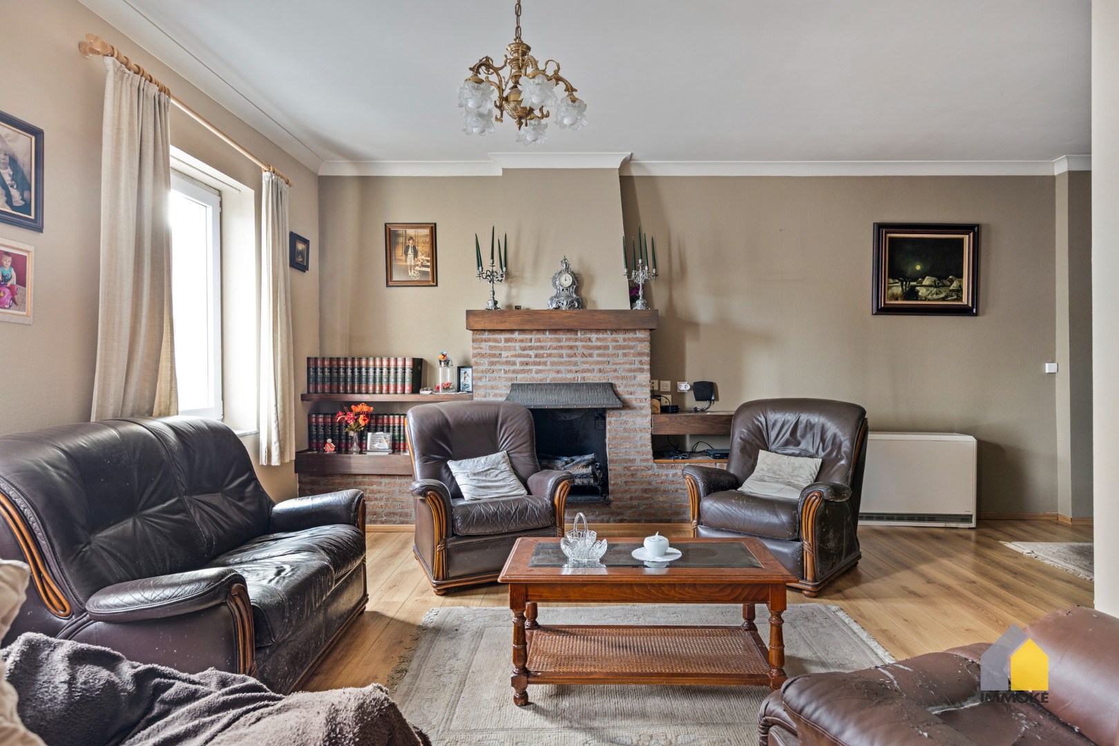 Te renoveren woning met 4 slpks, polyvalente ruimte en knusse tuin. 