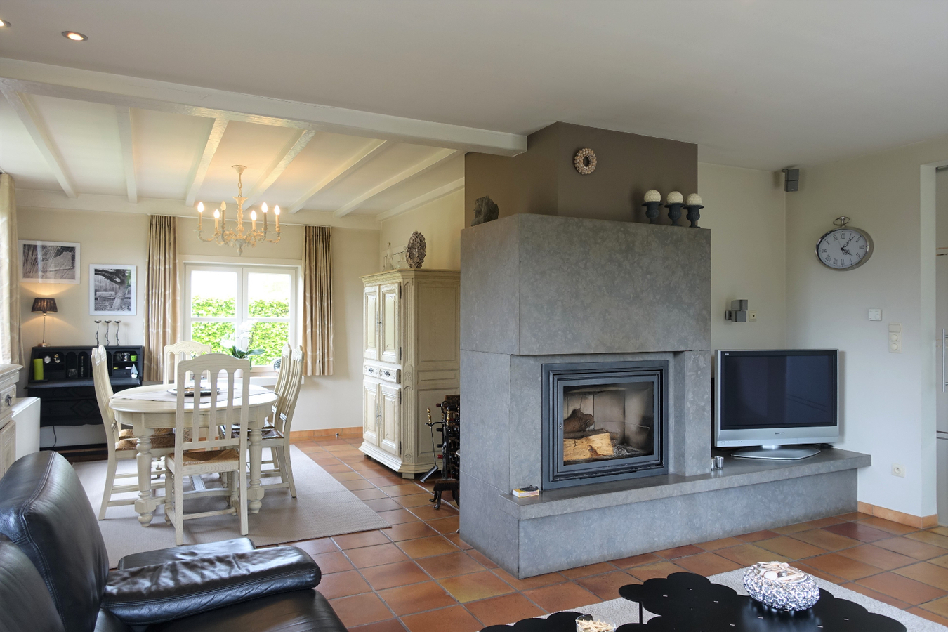 Uiterst rustig gelegen villa met kantoorruimte 