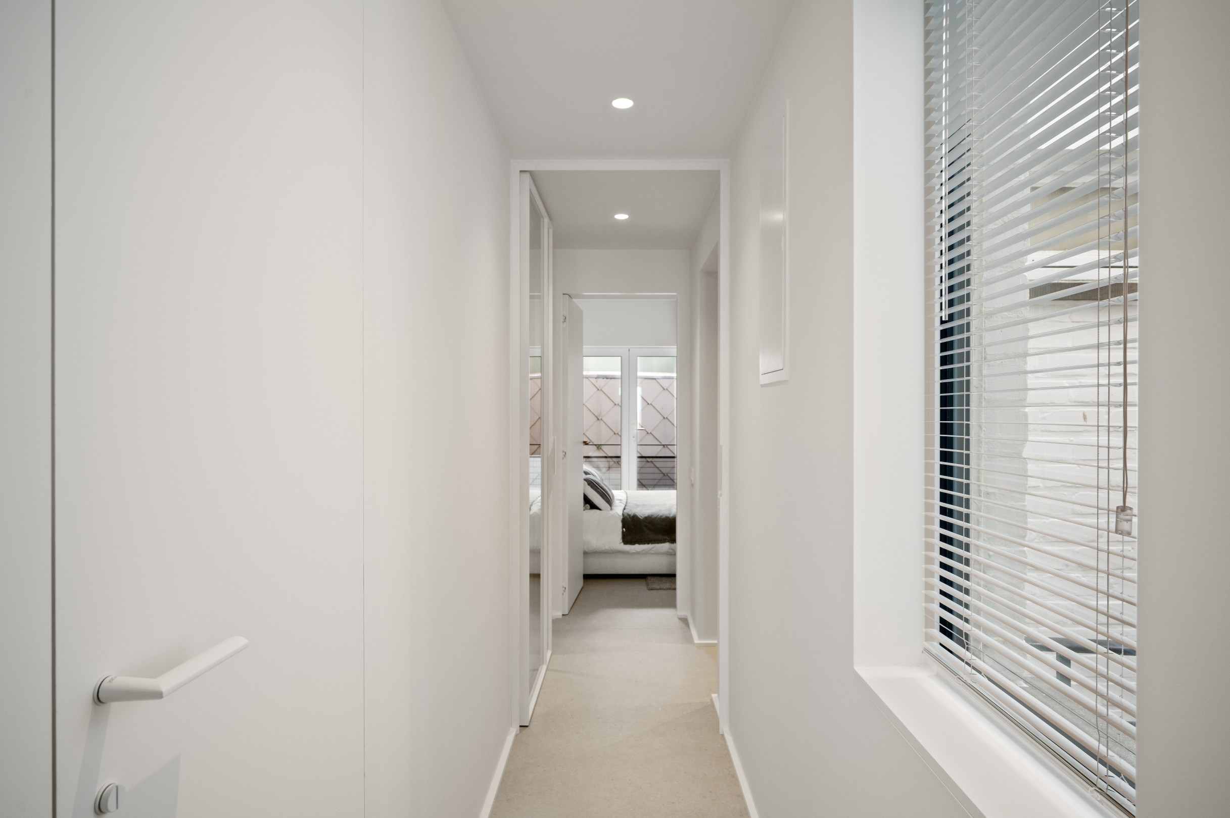 Appartement de vacances confortable et magnifiquement rénové avec vue frontale sur la mer, situé près de la place Rubens. 