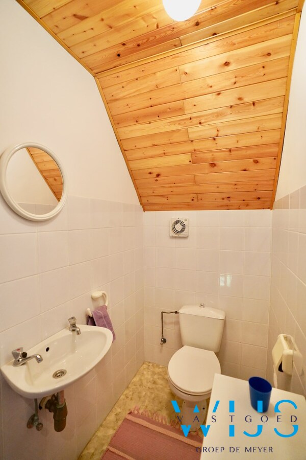 Verrassend ruim woonhuis in het landelijke Sleidinge ! 