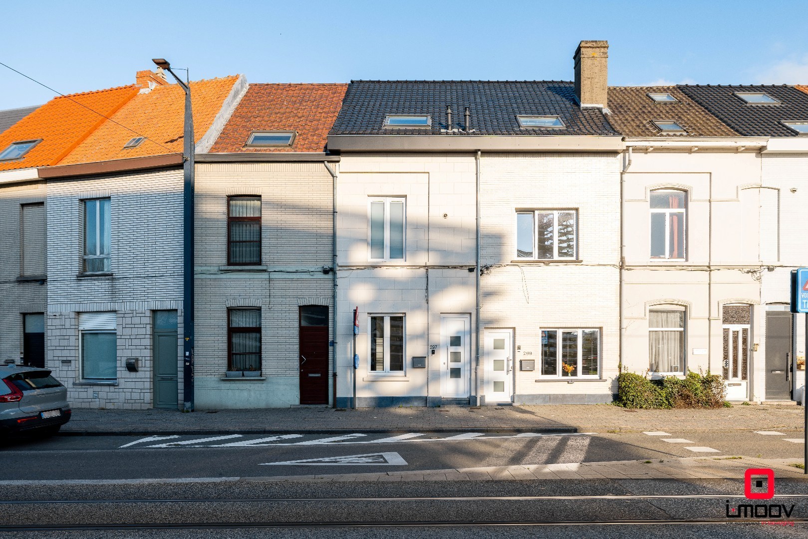 Hedendaags gerenoveerde stadswoning met lichtrijke leefruimtes en optie tot kangoeroewonen 