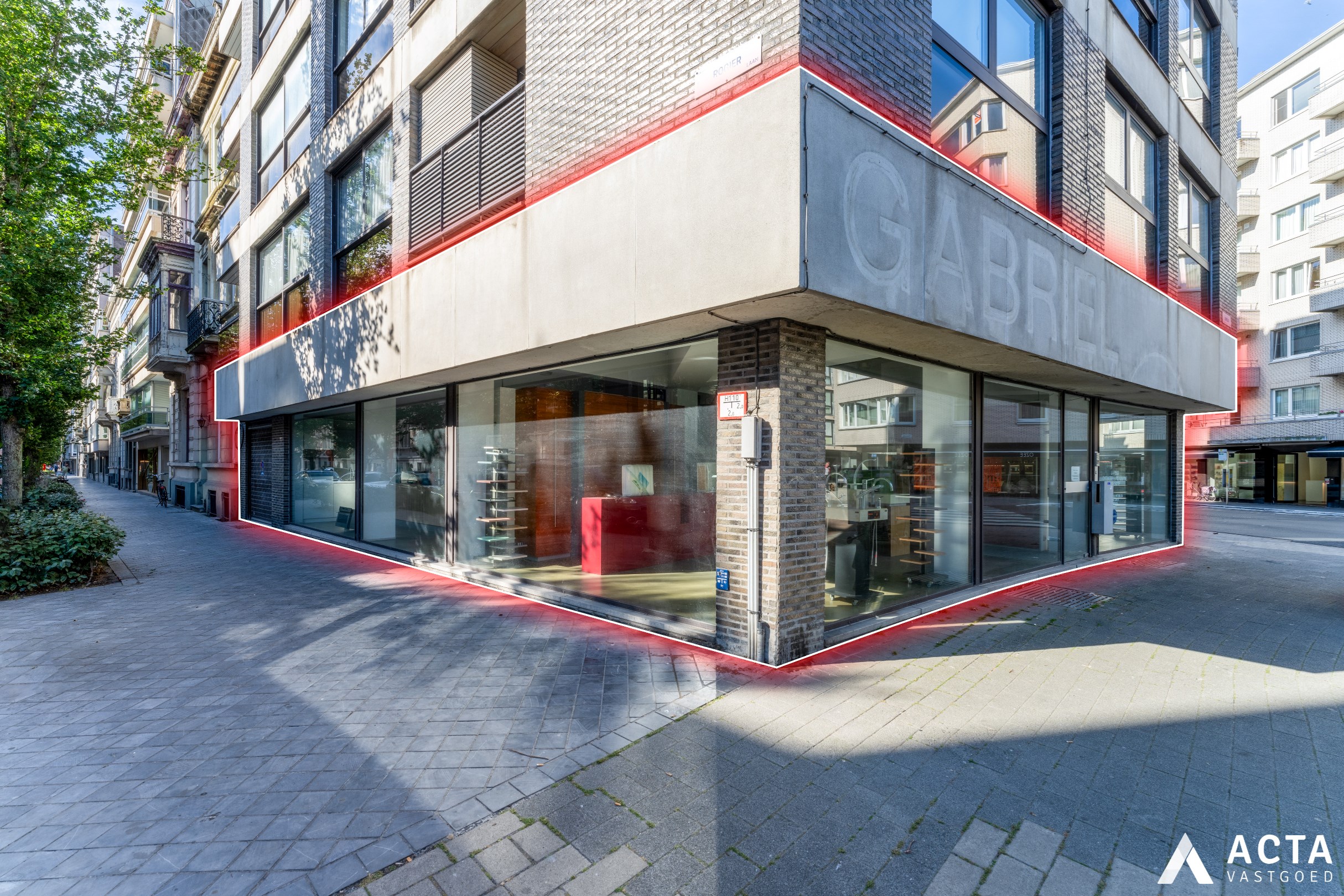 Uitstekend gelegen handelspand met uitzonderlijke visibiliteit 