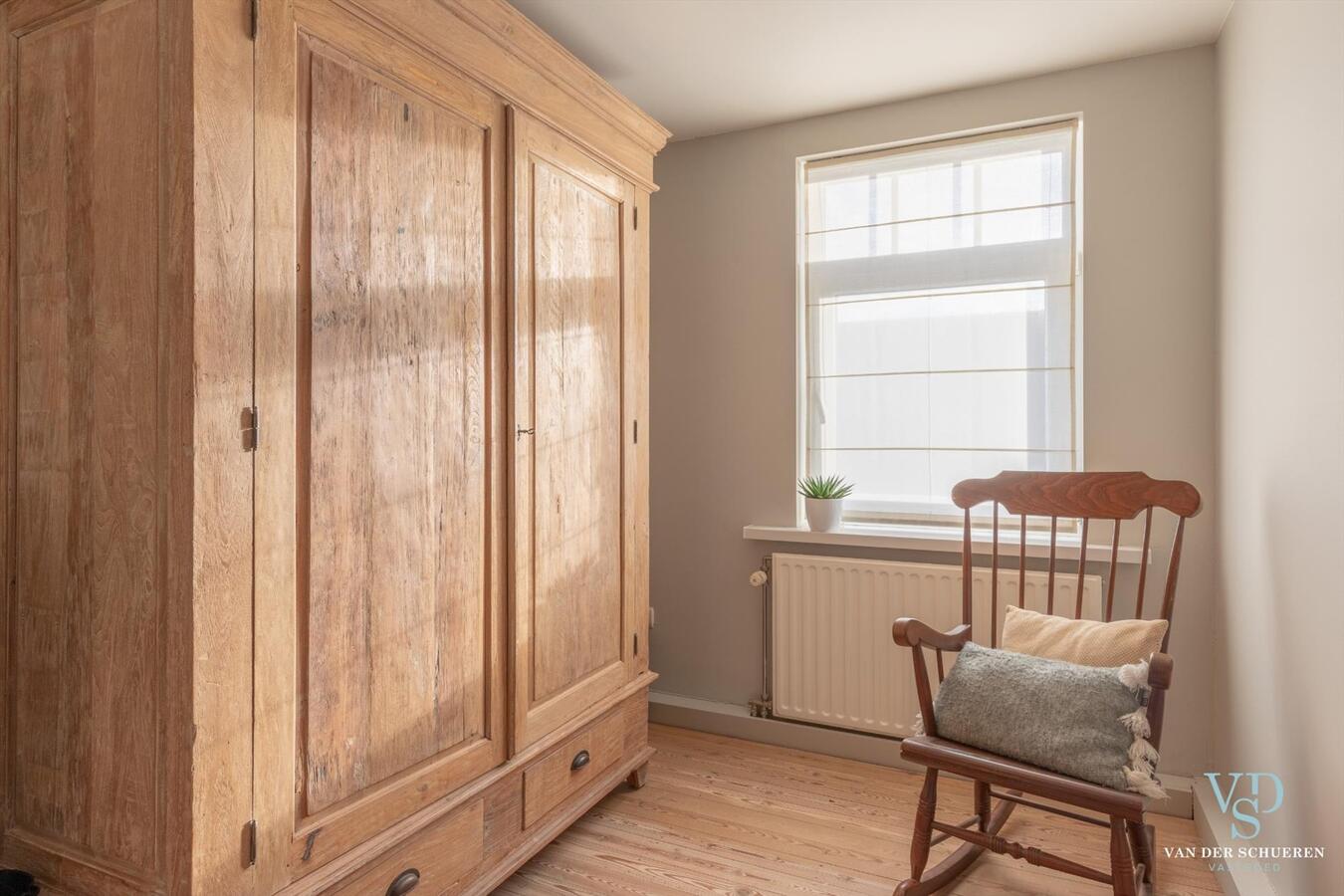 Degelijke, karaktervolle woning met tuintje. UNIEK AANBOD ! 