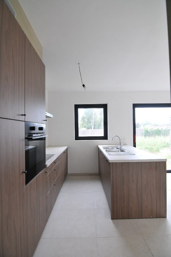 Nieuwbouwwoning te koop in rustige verkaveling te Sint-Baafs-Vijve 