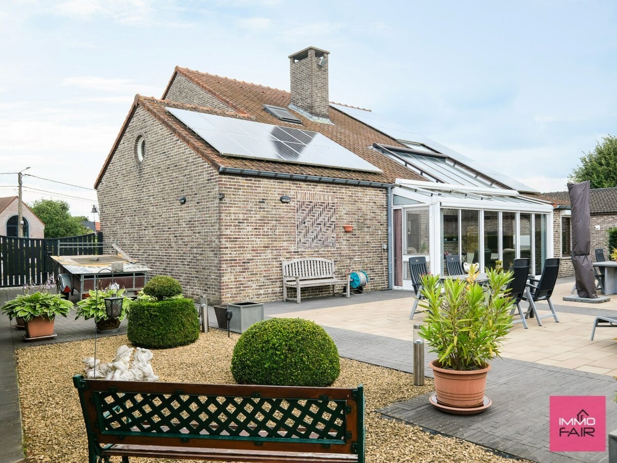 Energiezuinig landhuis met 4 slaapkamers op perceel van bijna 2000 m² 