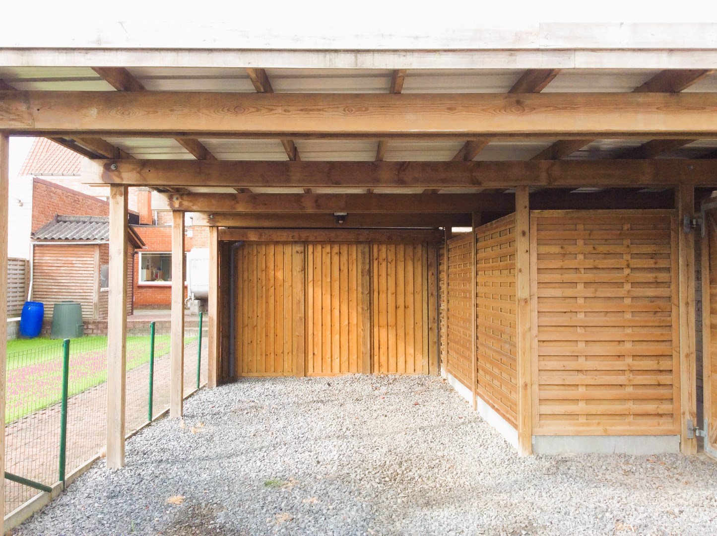 Gezellige rijwoning met 3 slaapkamers en uitweg 