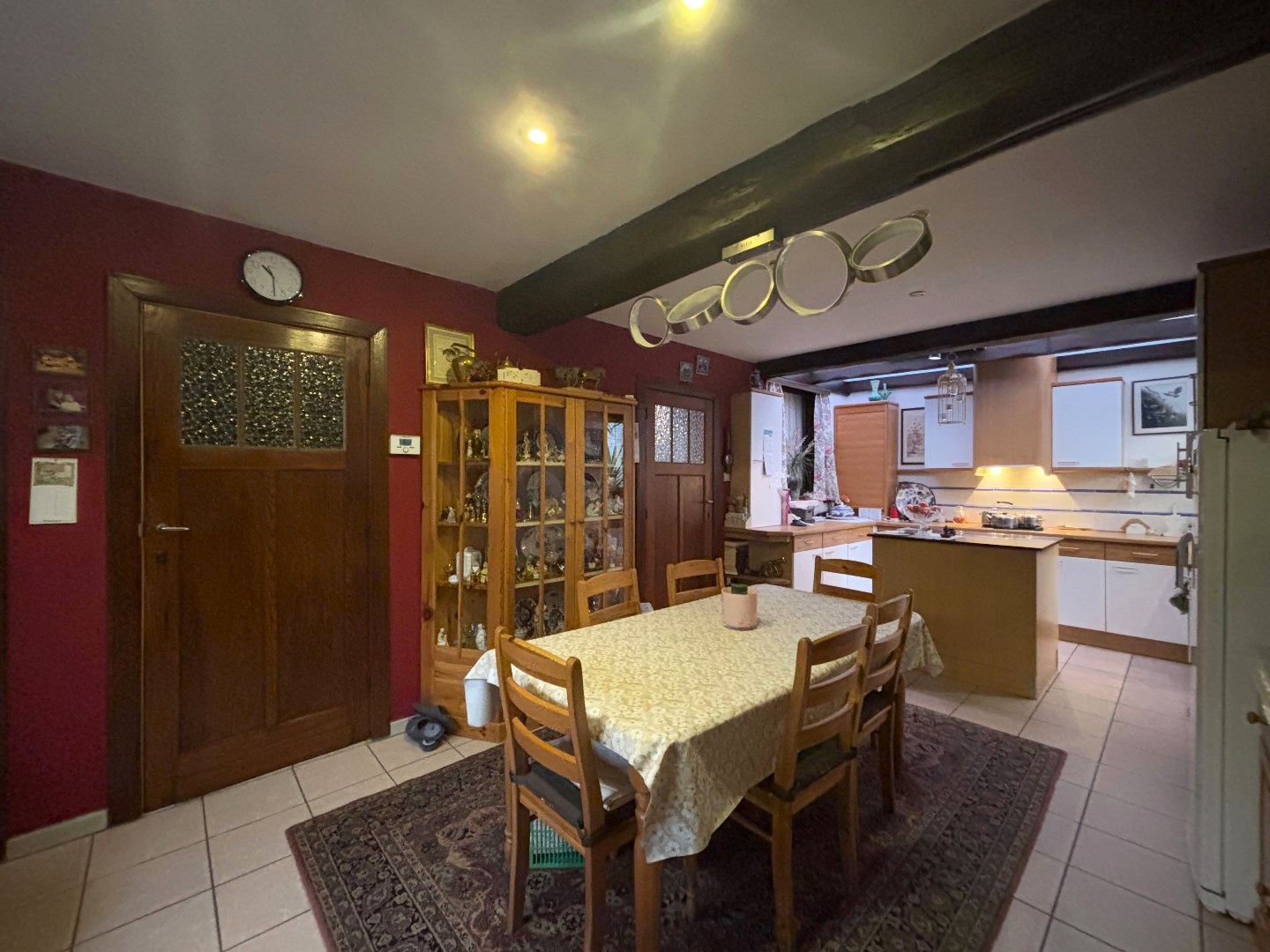 Gezinswoning met 6 slpk. en ruime garage op perceel van 1233m² te Leopoldsburg 