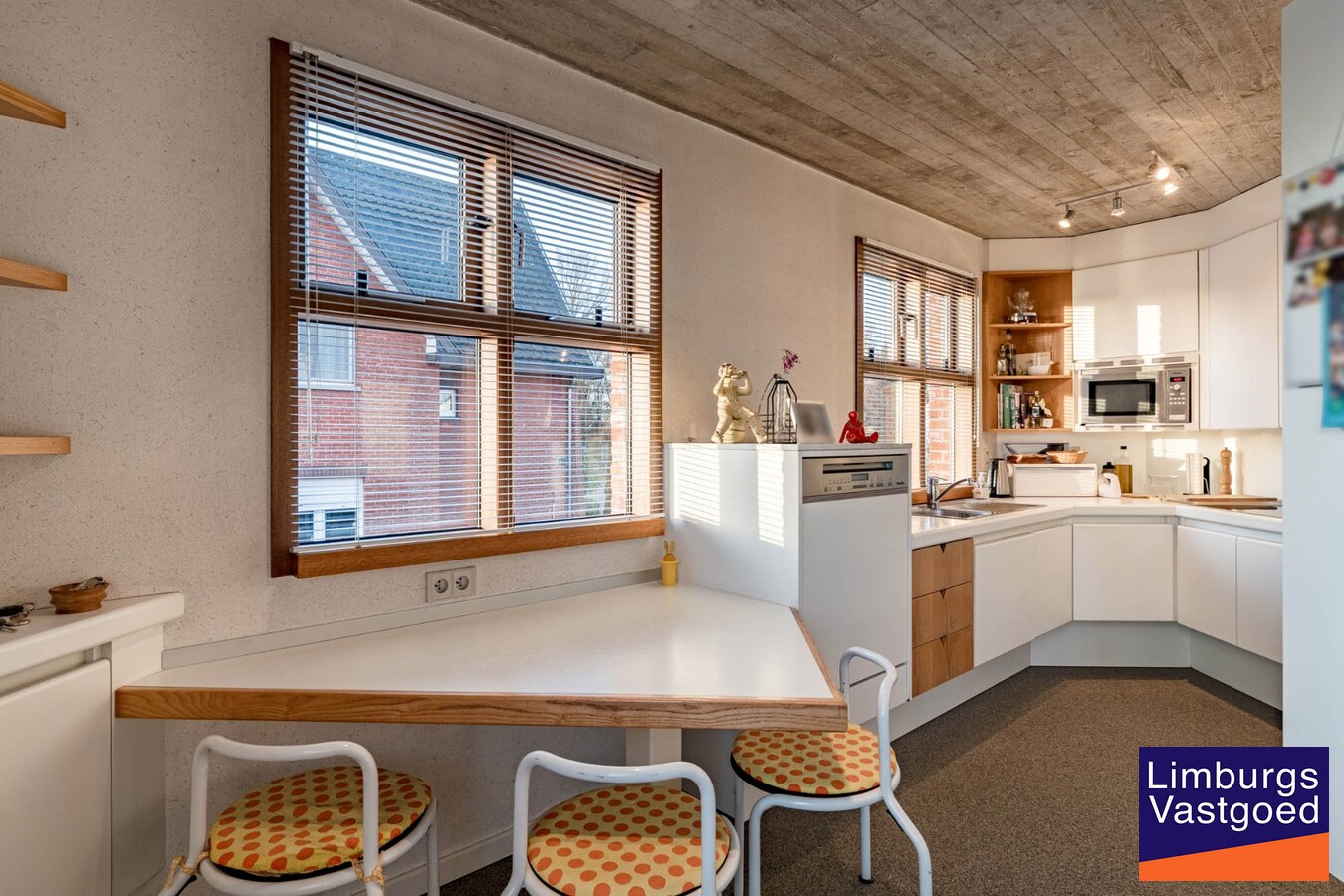 Gezinswoning met zuidgerichte tuin en garage, 5a 85ca 