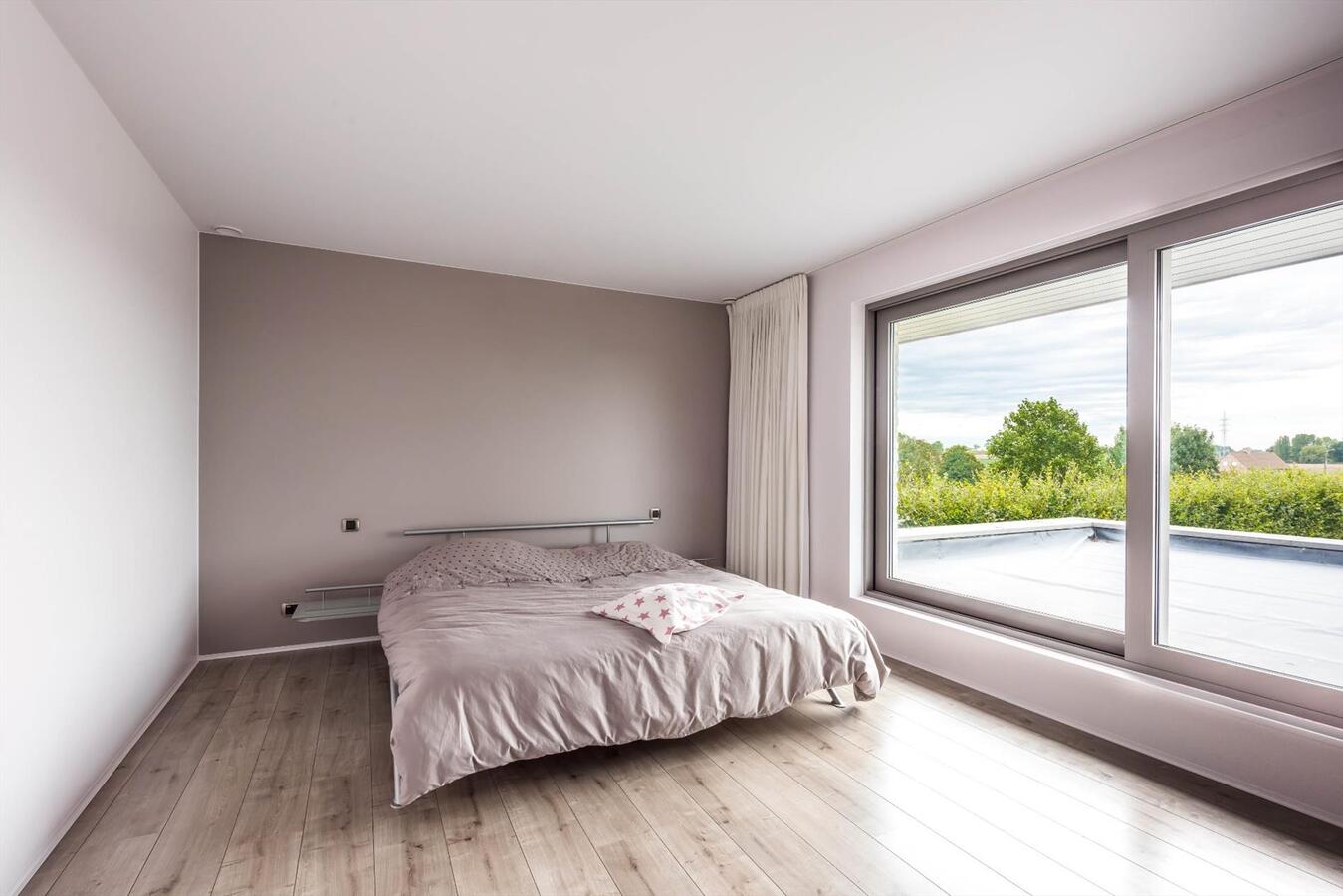 Exclusieve, riante villa op perceel van 3118 m² 