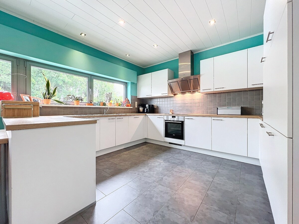 Recente, energiezuinige (label A) villa met groene achteruit te St.-Lievens-Houtem 