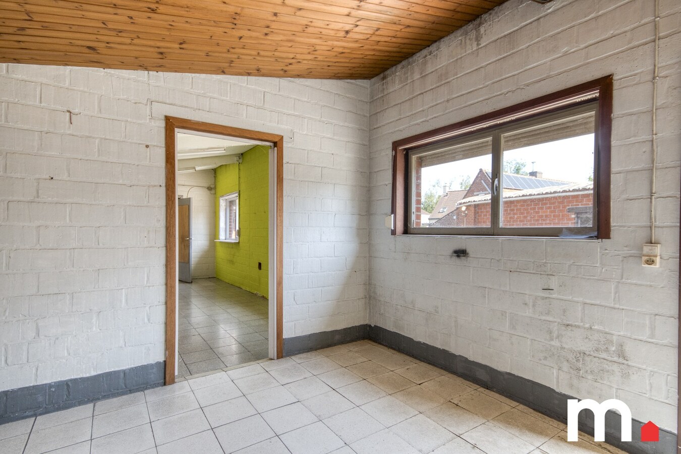 Charmante en ruime woning met grote tuin op 1.218 m² in het gezellige Lendelede met LOODS ! 
