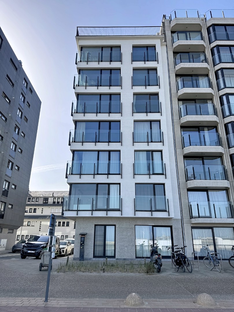Mooi hoekappartement met FRONTAAL ZEEZICHT 