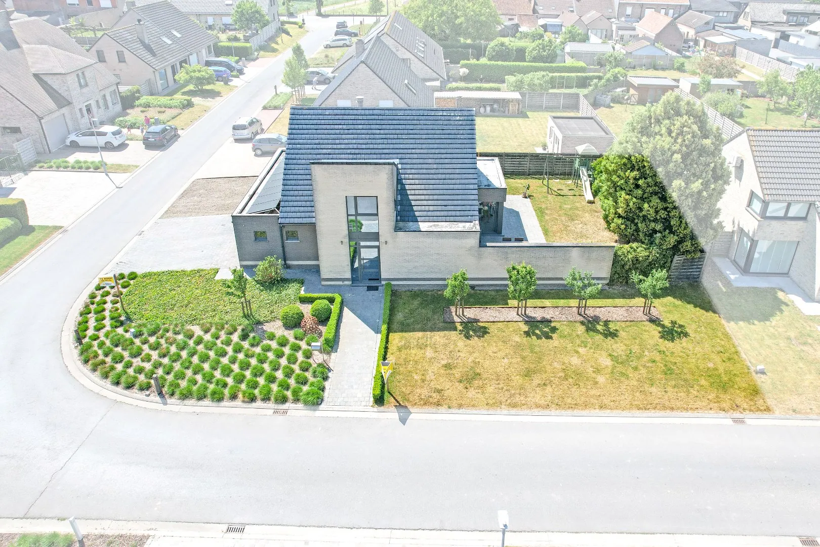 Ruime en lichtrijke villa te rustige woonwijk.