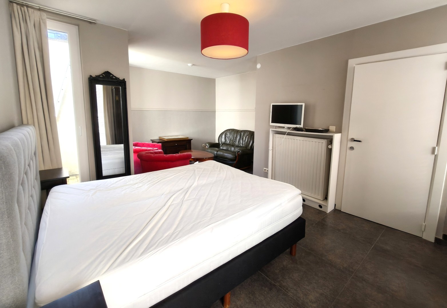 Gebouw met 3 vakantiestudio's 