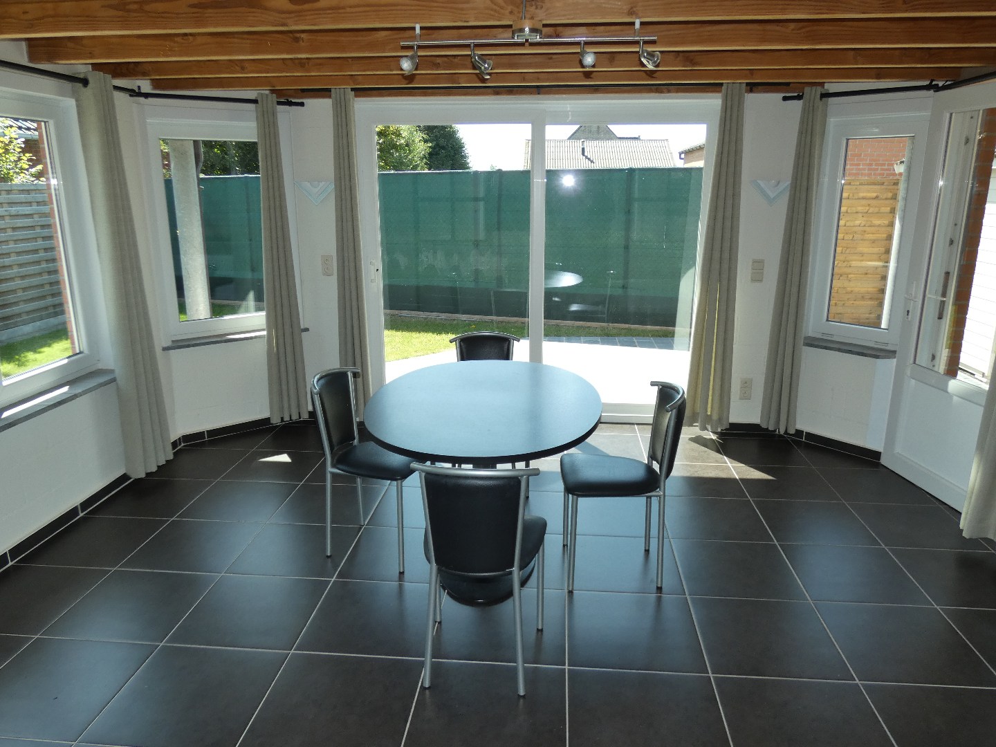 Instapklare open bebouwing met 3 slpk, garage en tuin, Kortemark 