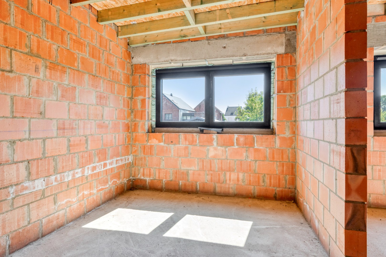 Ruime en rustig gelegen woning met veel mogelijkheden in Rotselaar! 