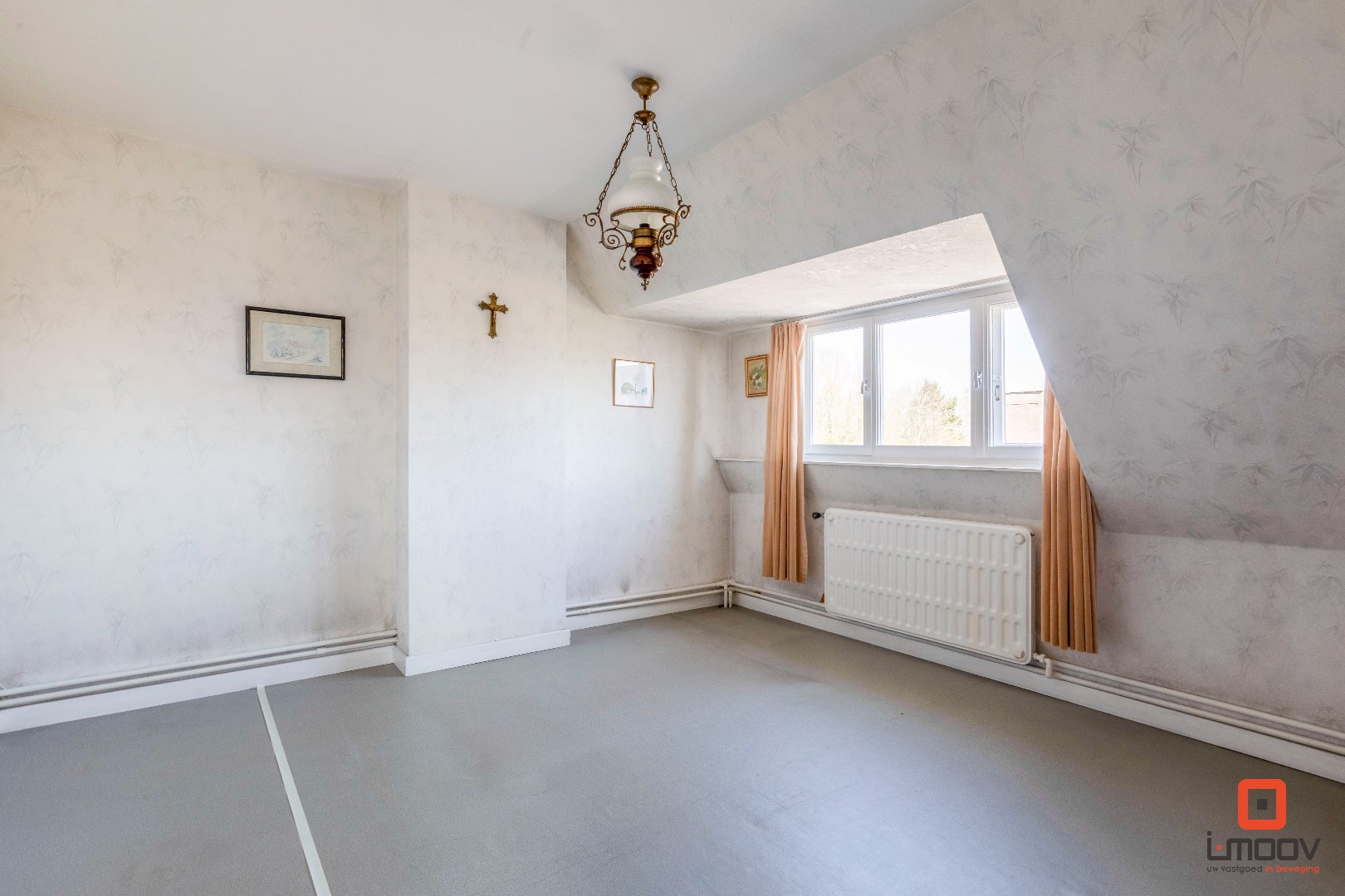 Te renoveren HOB met 3 slaapkamers op een bijzondere ligging in Deurle 