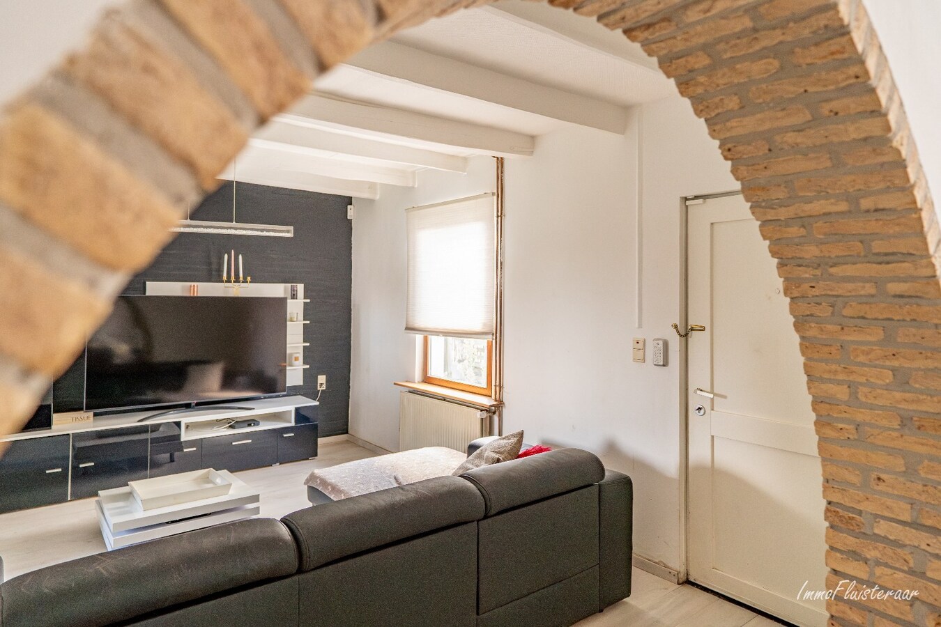 Charmante woning met stallen, buitenpiste en weide  op ca. 2 ha te OUDENBURG 