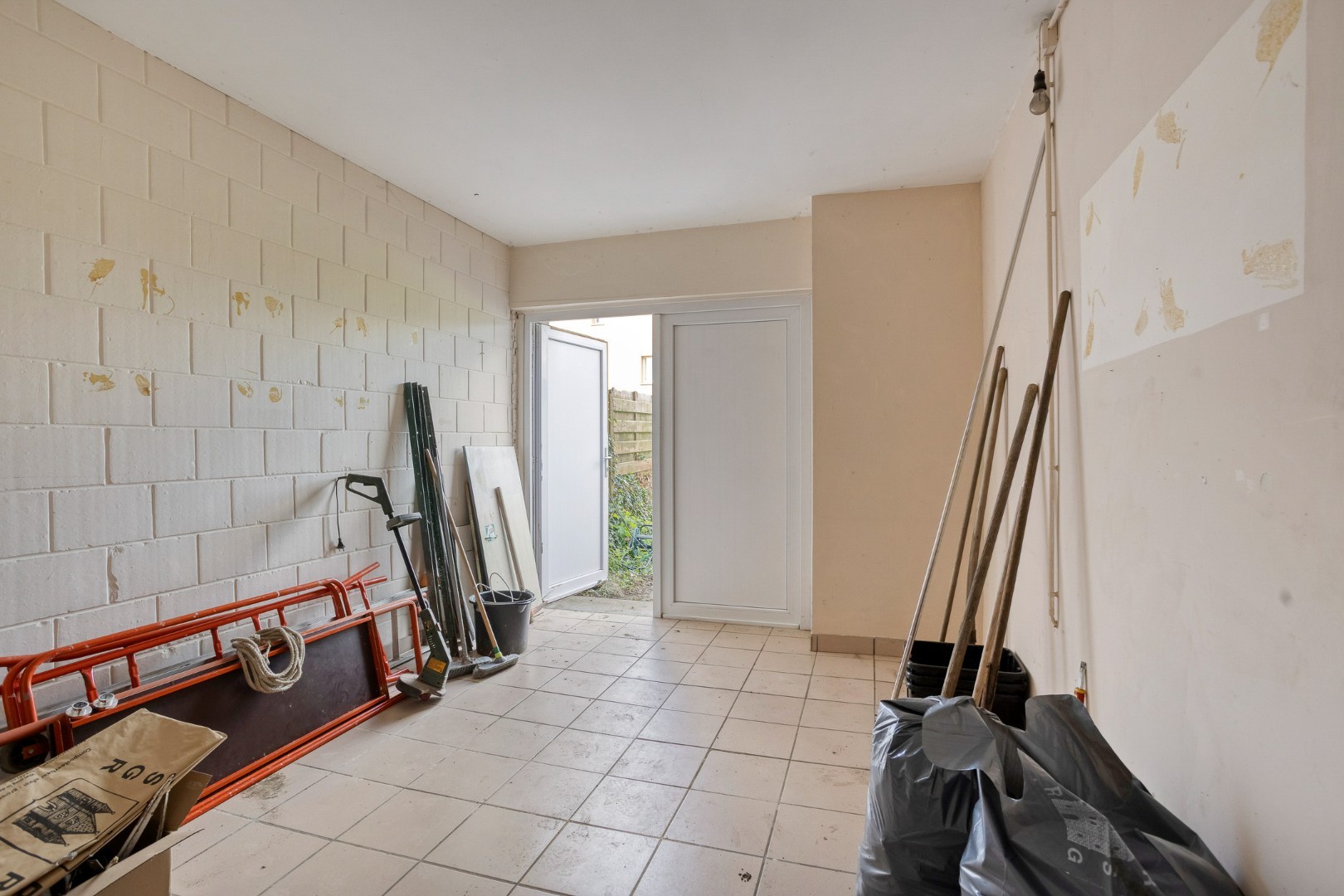 TE RENOVEREN WONING met 2/3/4 slaapkamers en tuin – 1640 SINT-GENESIUS-RODE 