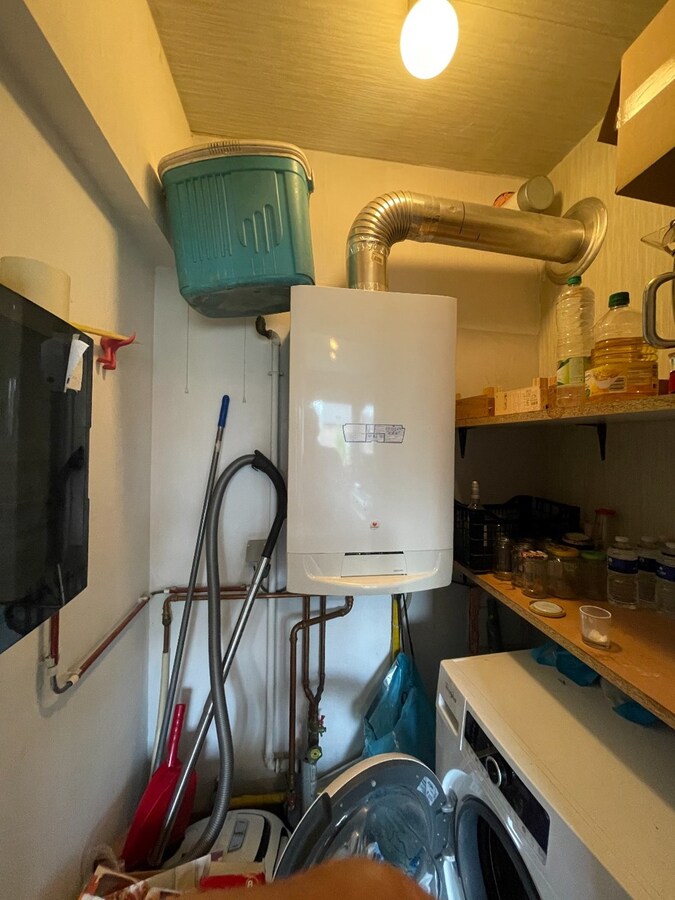 Centraal gelegen appartement met 2 slaapkamers en garage te Roeselare 