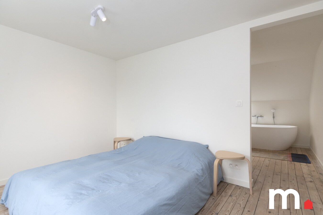 TOPPER op UNIEKE LIGGING in een van de mooiste lanen van Kortrijk EPC B ! MET UITWEG ! 