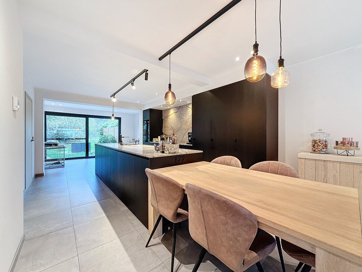 Instapklare HOB met garage en tuin centrum Zottegem 