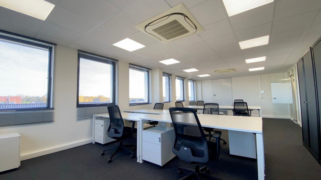 Gemeubelde kantoren in Idola Bedrijvencentrum in Lochristi