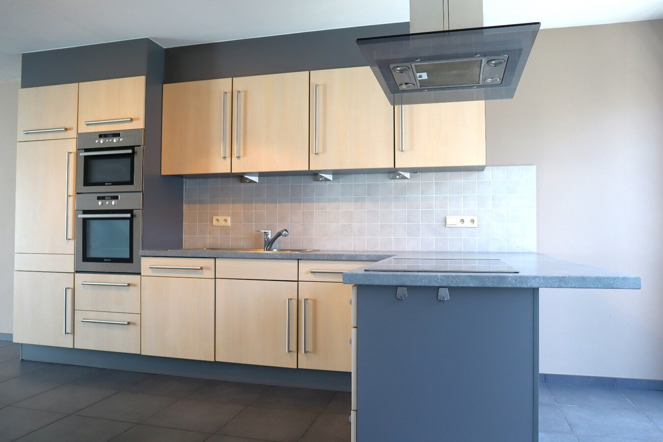 LED-on-IMMO biedt aan : Ruim Duplex Appartement in Bierbeek (Korbeek-Lo) 