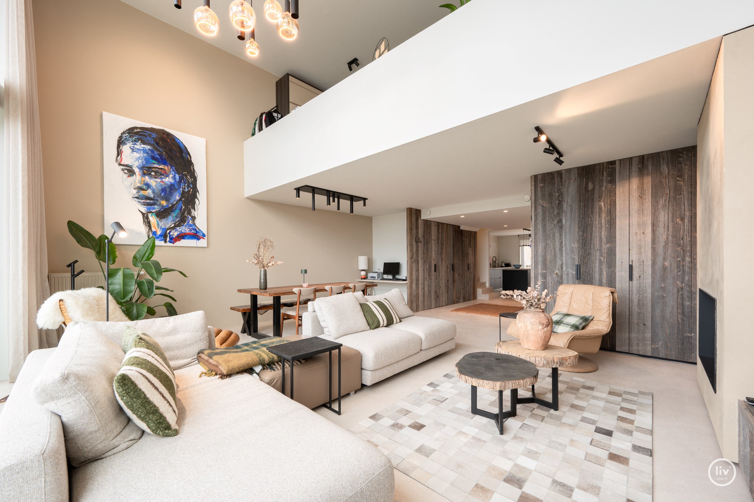 Luxueuze mezzanine van ca. 215 m² met open zichten op toplocatie in Duinbergen 