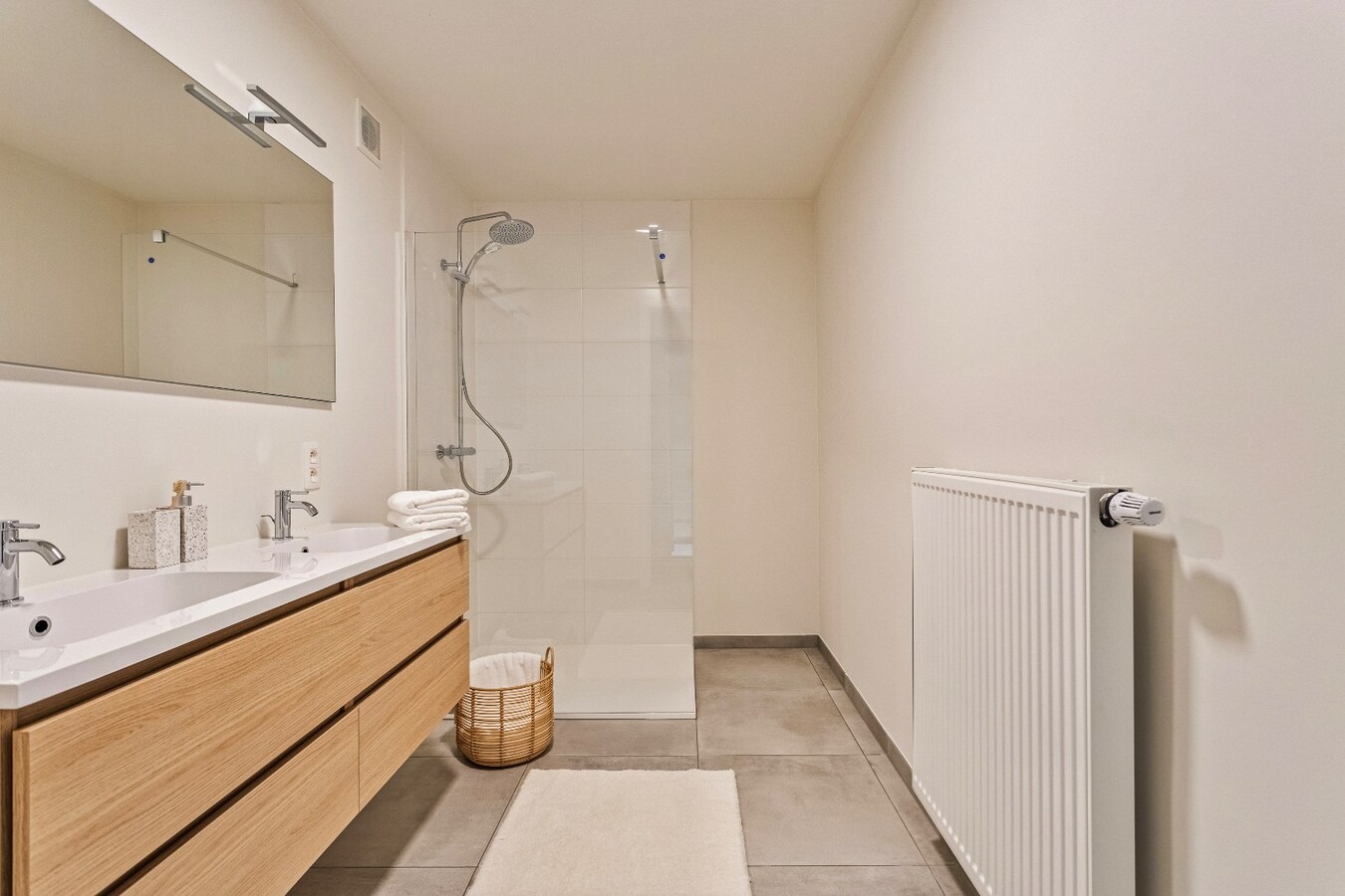 Grote instapklare woning met 3 tot 5 slaapkamers 