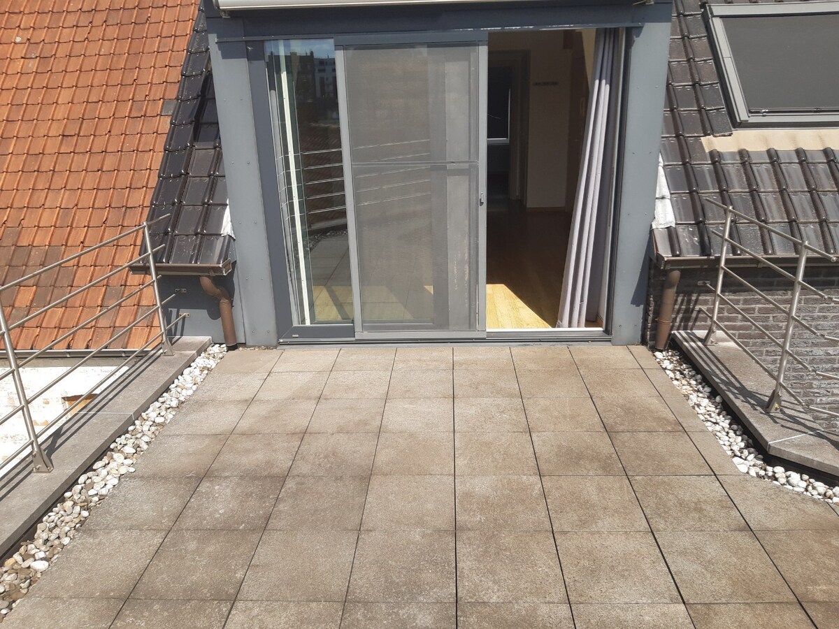 Tof dakappartement met aangenaam zonneterras. 