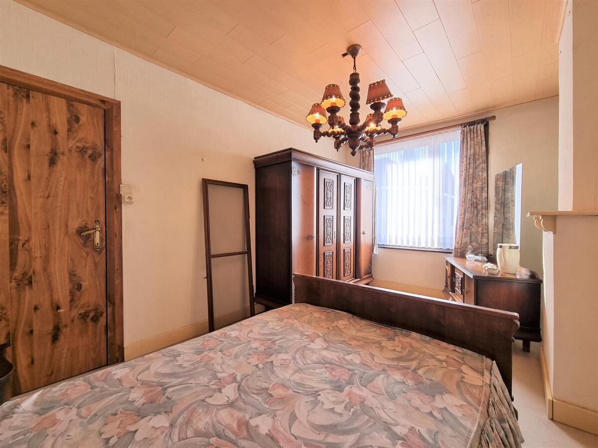 Ruime, te renoveren woning met klein atelier - Zeebrugge 