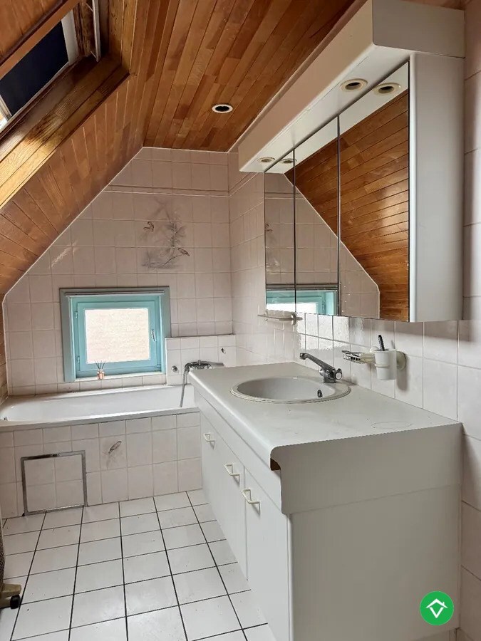 Alleenstaande woning met 3 slaapkamers en garage te Kortemark 