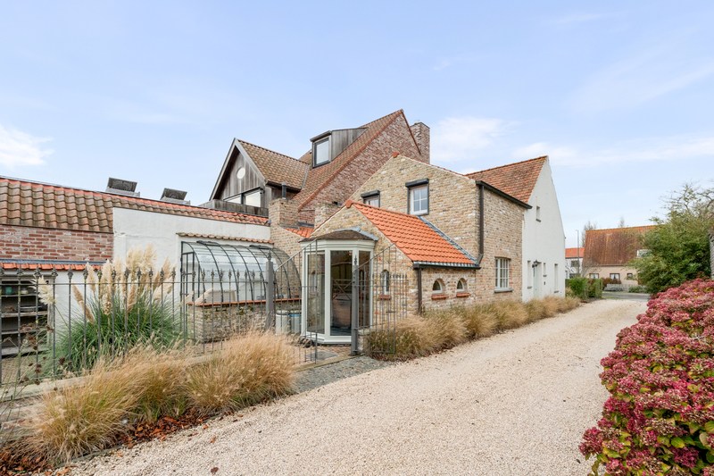 Charmante maison mitoyenne à proximité de Knokke avec des vues dégagées. 