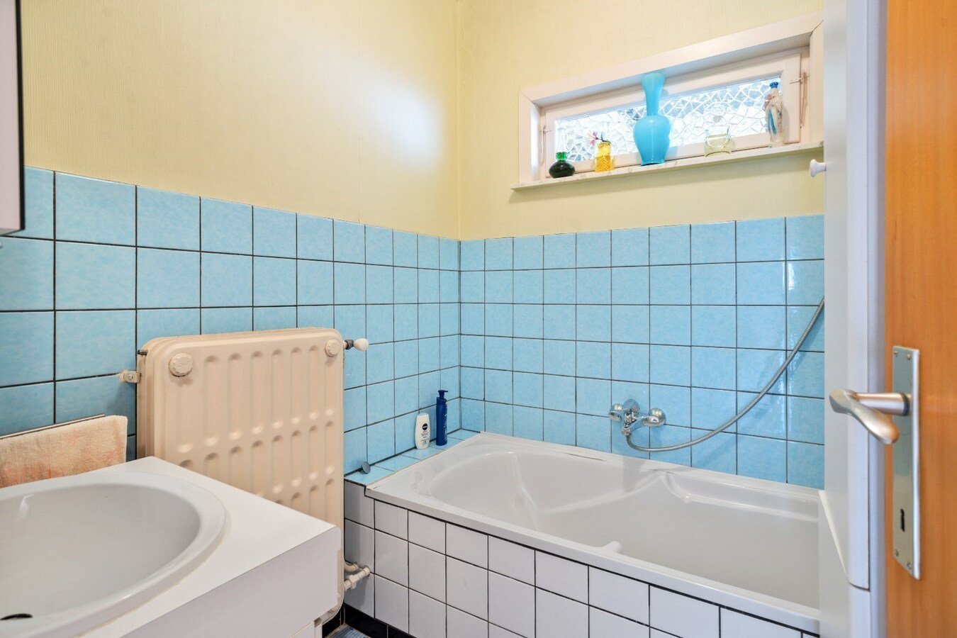 Goed onderhouden gelijkvloerswoning op ruim perceel van 700m² 