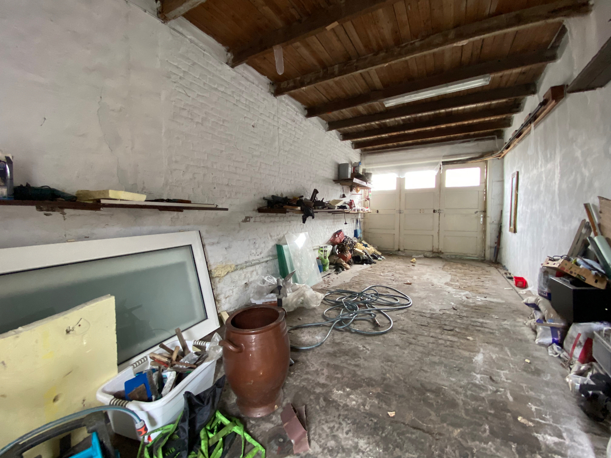 Woning met 4 slaapkamers garage en tuin te Koekelare 