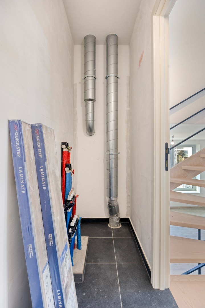 Instapklare woning met zeer goede afwerking, 3 slaapkamers, 3 badkamers, tuin, terras en autostaanplaats in het centrum van Tienen – EPC 27 kWh/m² - bewoonbare opp. 172 m² 