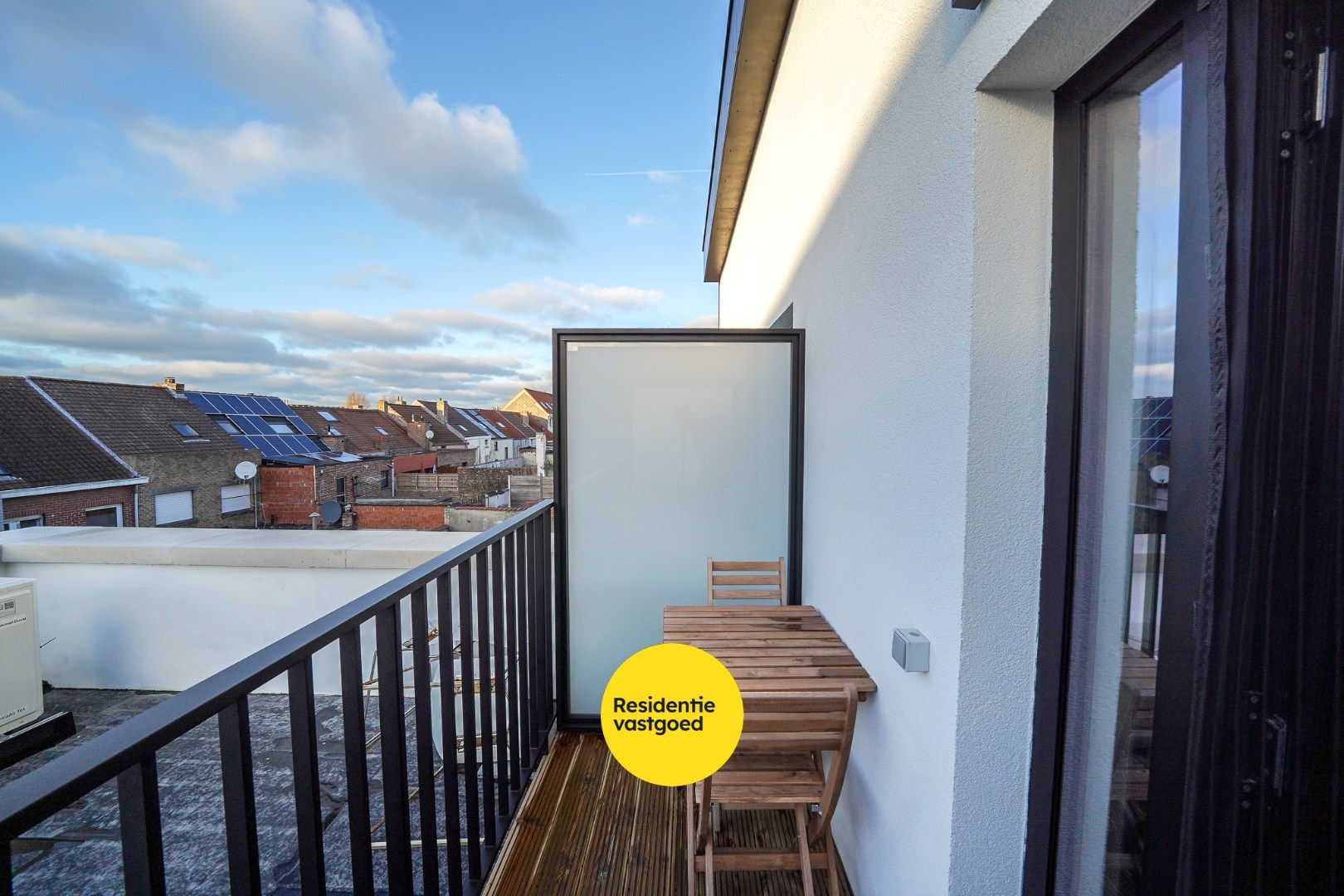 Recent en energiezuinig appartement met autostaanplaats in Bredene 