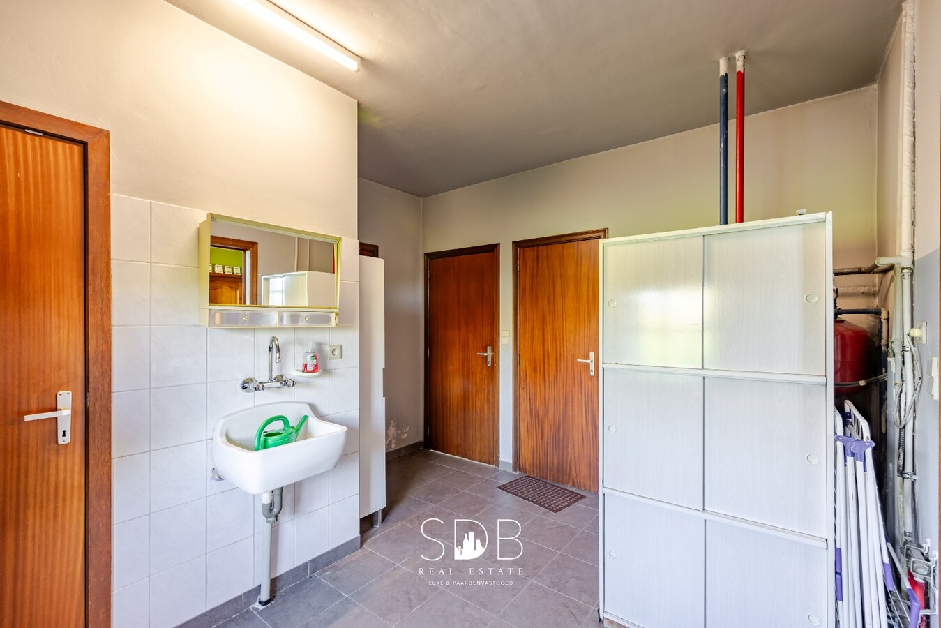 Boerderij met aanpalende graslanden op 12.970m² + mogelijkheid tot bijkopen graslanden +/-20ha 