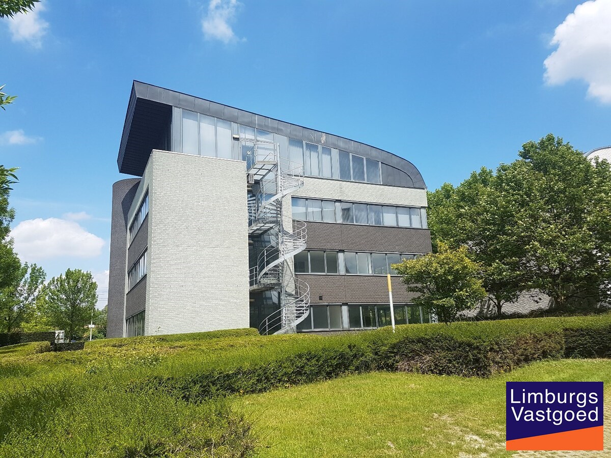 Kantoren - 377 m² - Grote Ring, achterzijde VOKA 