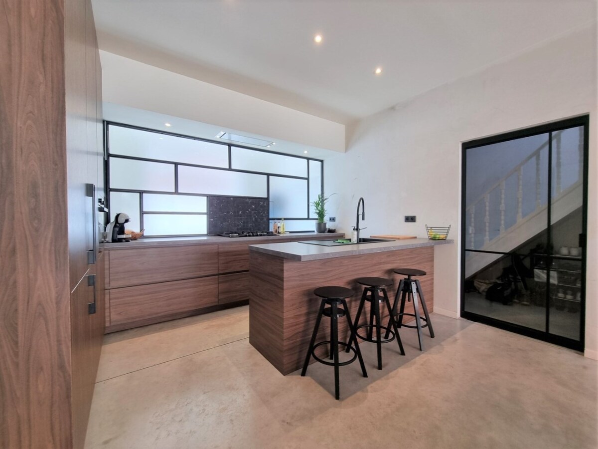 Knap gerenoveerde gezinswoning vlakbij het strand te Heist 