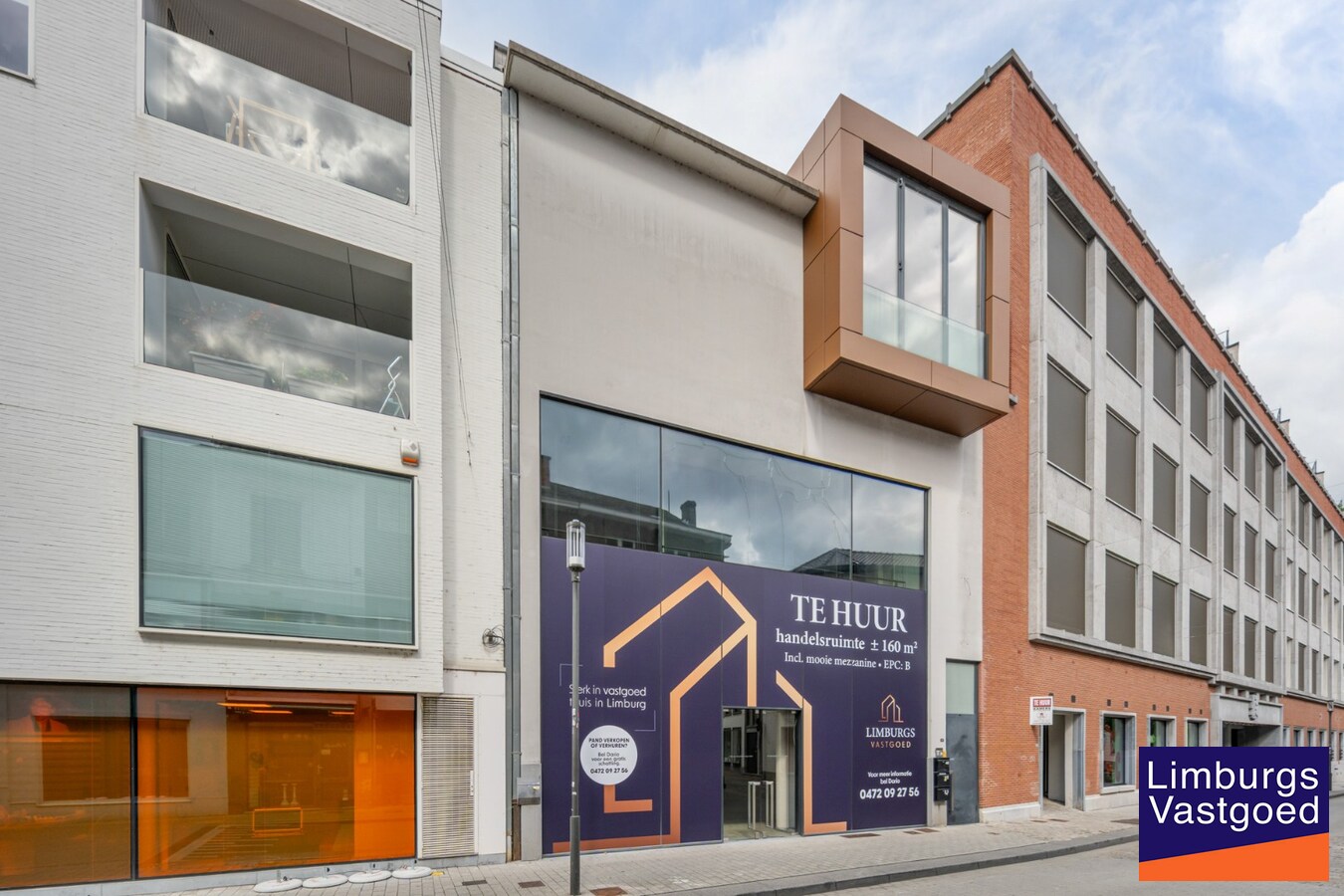 Handelspand, 150m², met 1-slaapkamerappartement op topligging in het centrum 