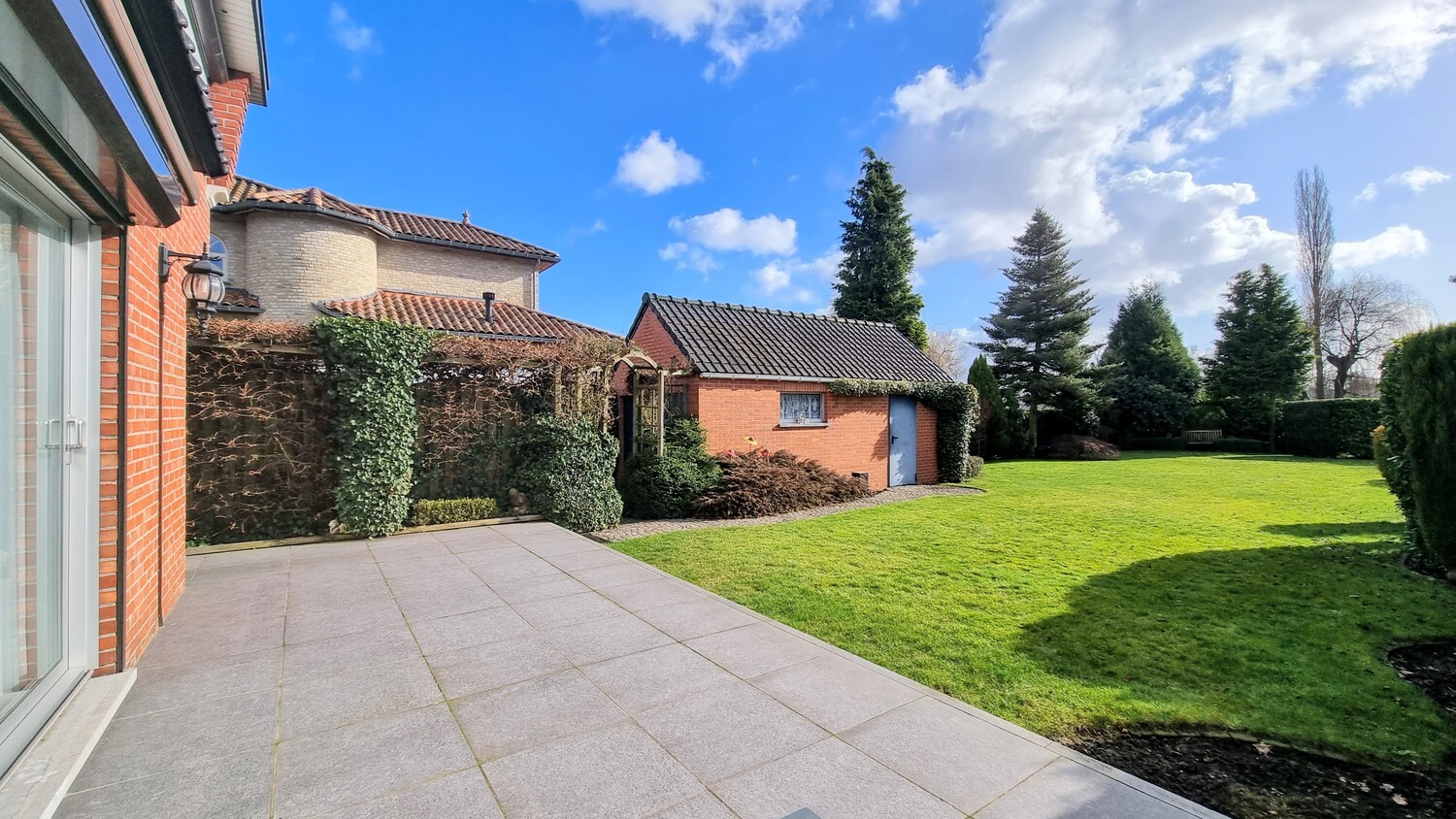 Instapklare gezinswoning op 1440 m² op toplocatie 