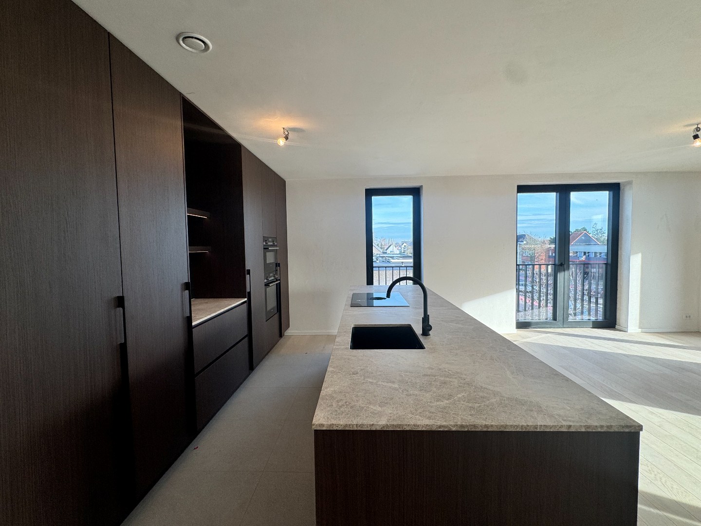 Nieuwbouwappartement met twee slaapkamers, terras en ondergrondse autostaanplaats te koop in Zulte 