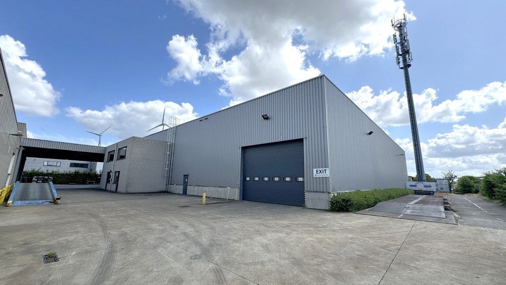 Industrieel bedrijfspand te huur aan N16 te Bornem