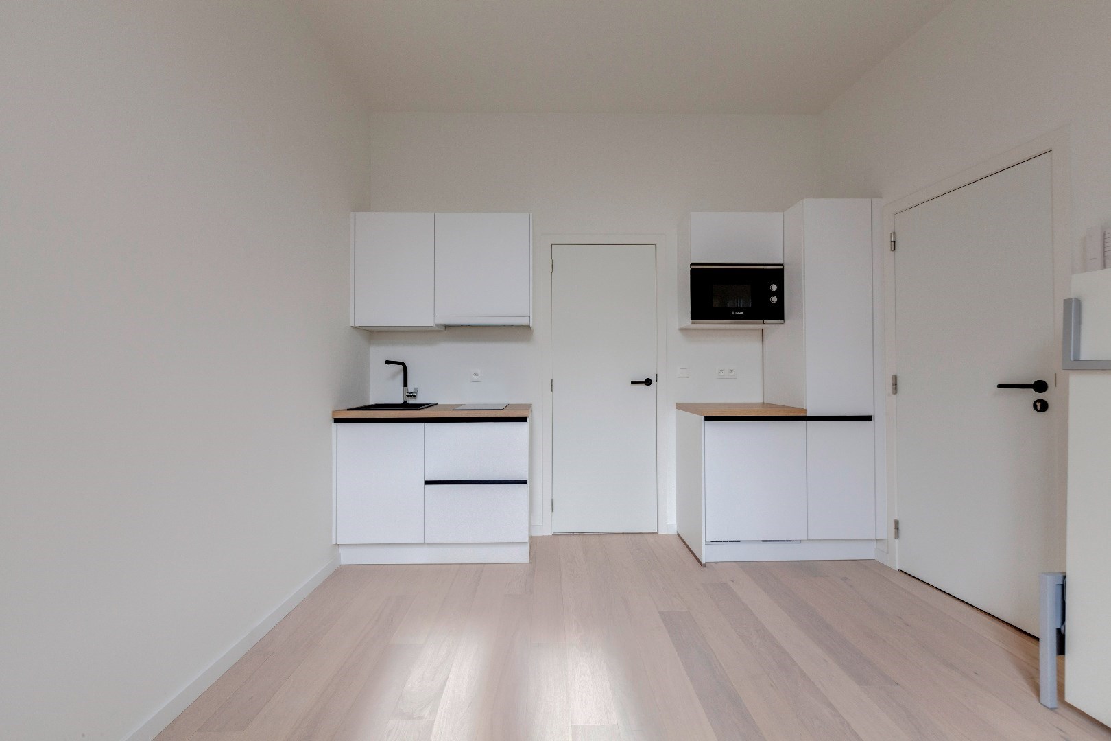 2 Studio's nabij de Zuid en Sint -Annaplein. (500 &amp; 550 euro ) 