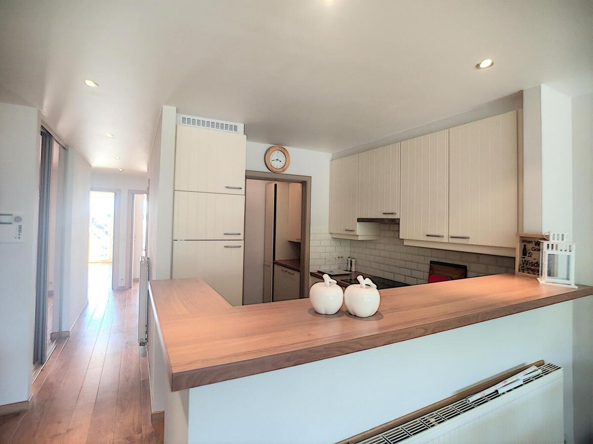 Knap woonappartement met grote balkons en open zicht - Heist 